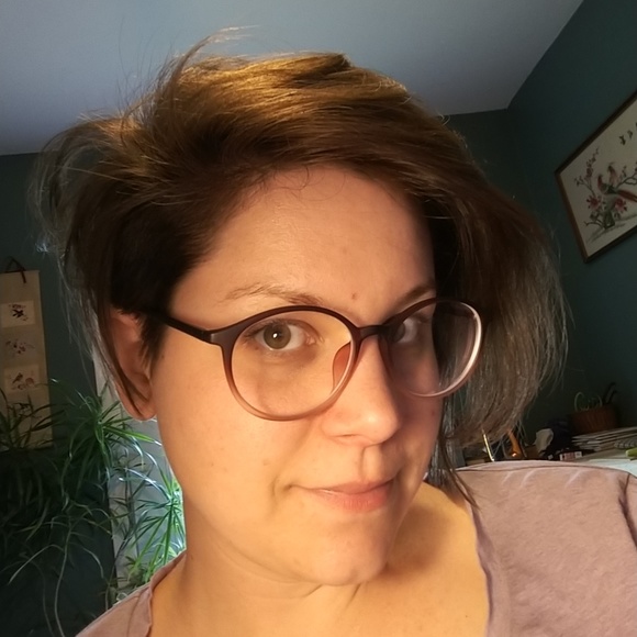 Meet your Posher, Trina - Picture 3 of 8